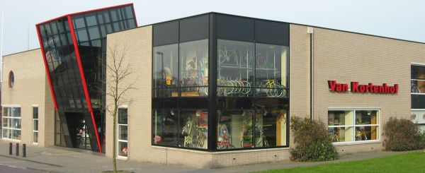 MAASSLUIS (Megastore) 